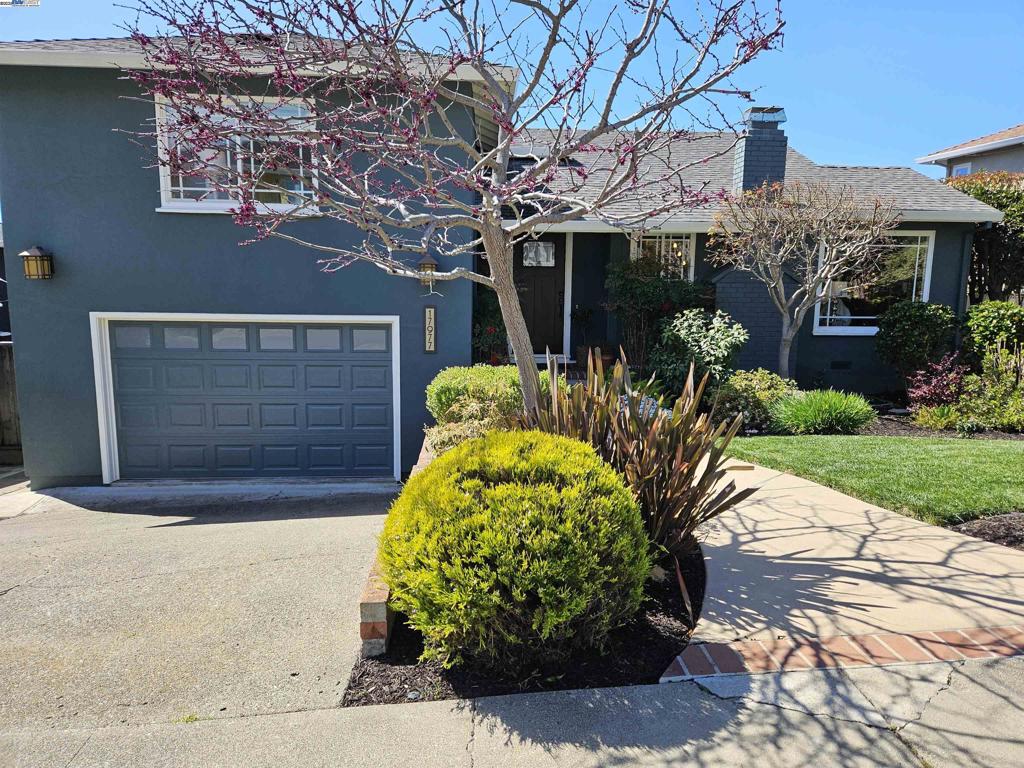 17977 Kingston Way Property Photo