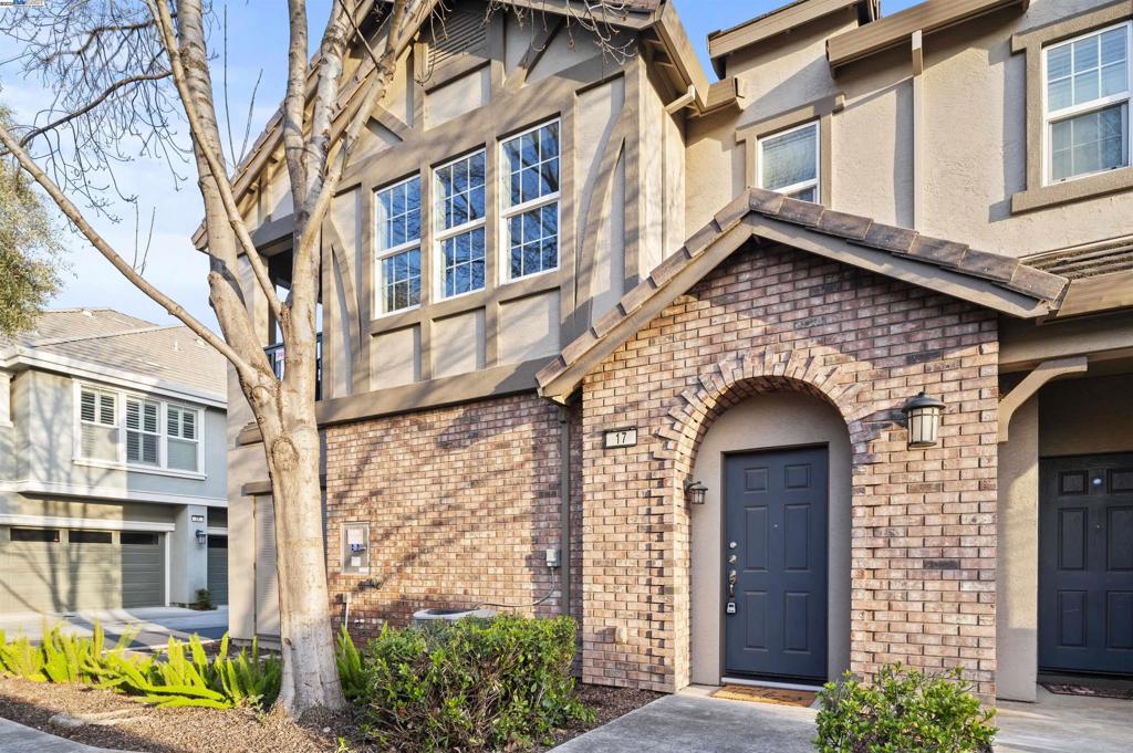 17 S Alonsa Property Photo