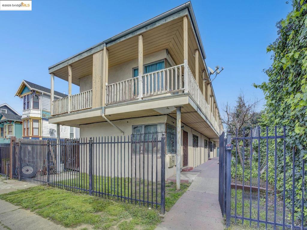 834 Foothill Blvd Property Photo