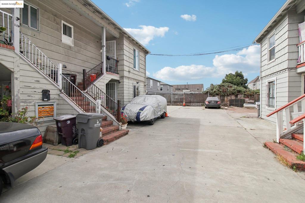 1037 International Blvd Property Photo 6