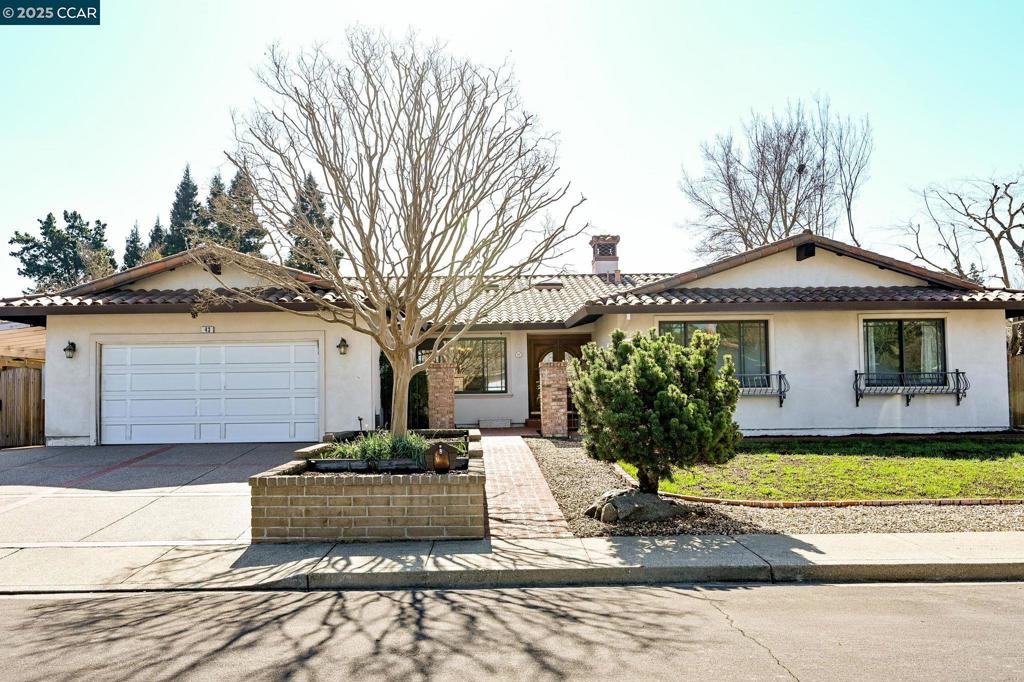 43 Castille Court Property Photo