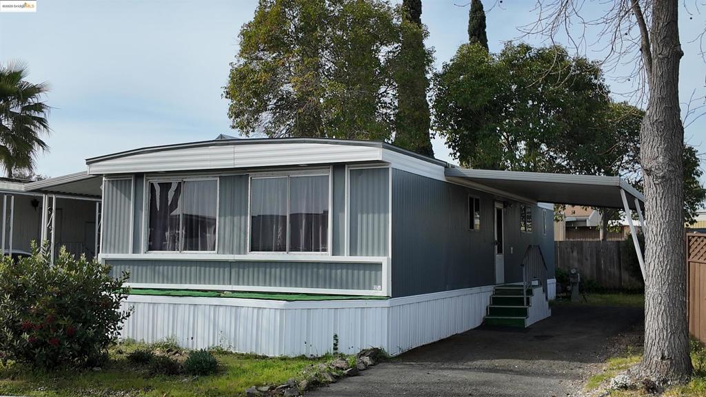 245 Carob Way Property Photo