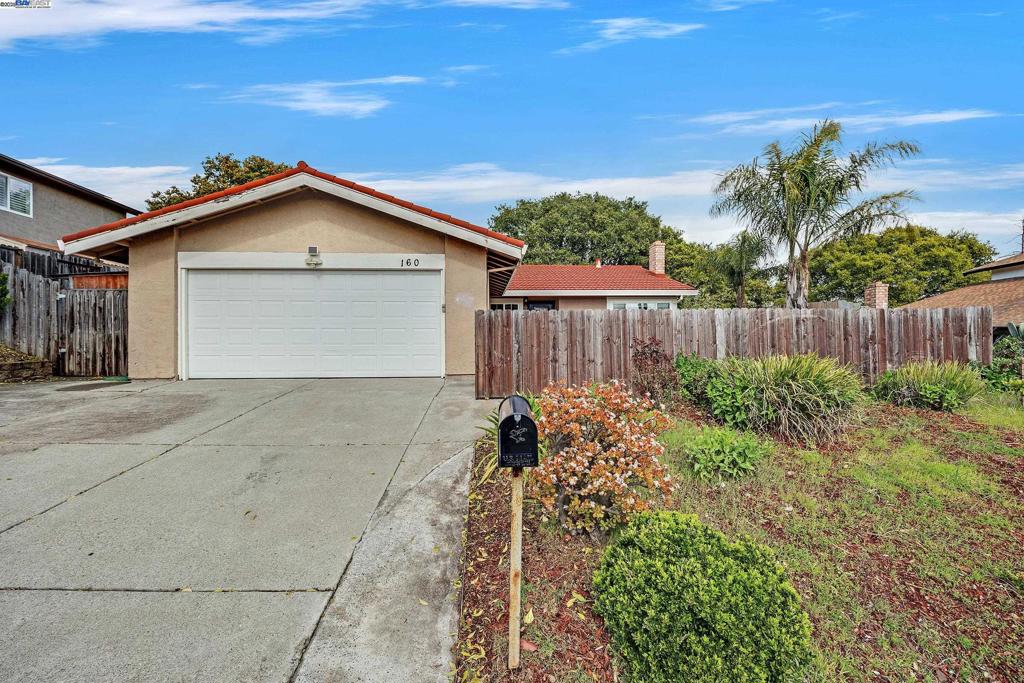 160 Wood Court Property Photo