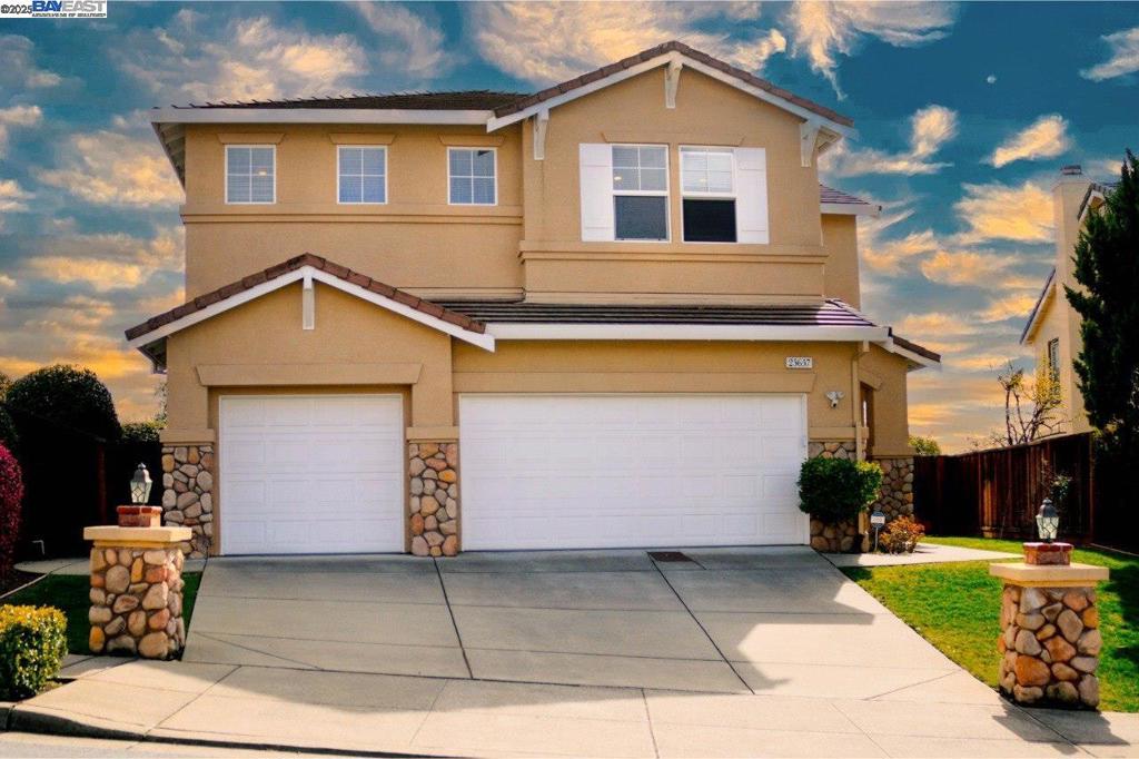 25657 Crestfield Dr Property Photo