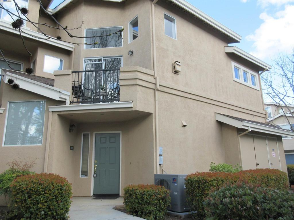 1098 Esparanza Way