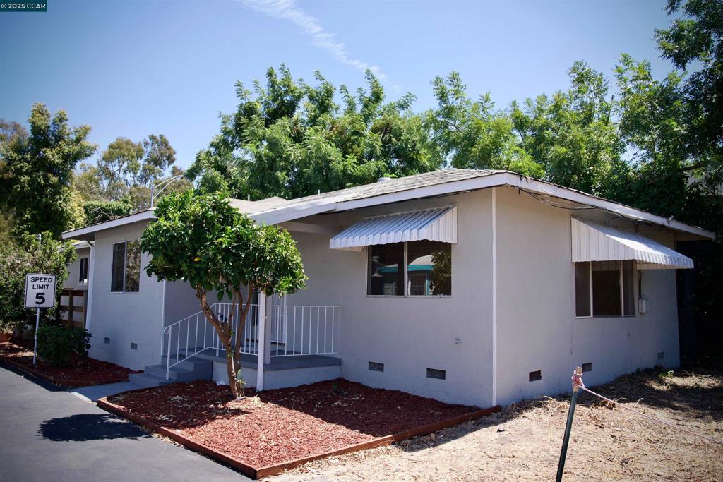 467 Parker Ave Property Photo