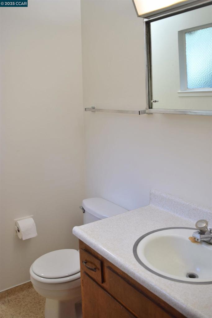 467 Parker Ave Property Photo 11