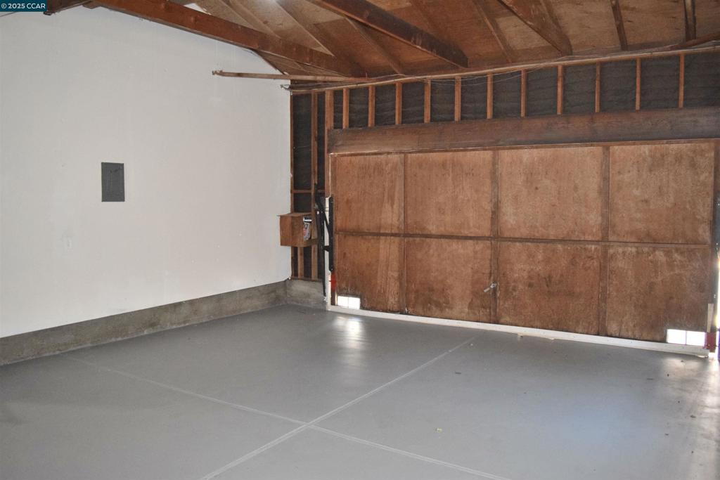 467 Parker Ave Property Photo 16