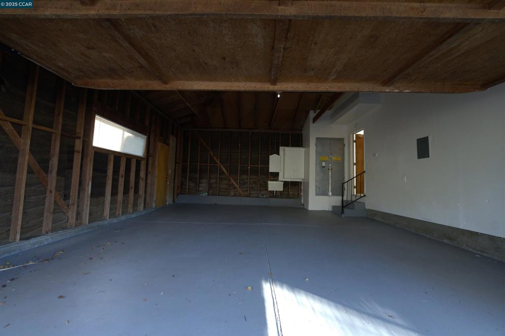 467 Parker Ave Property Photo 17