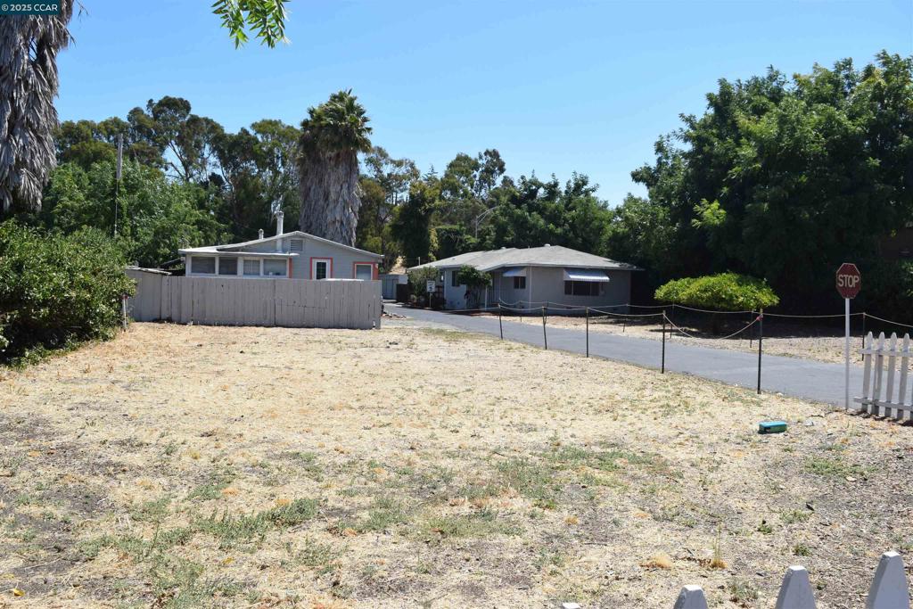 467 Parker Ave Property Photo 36