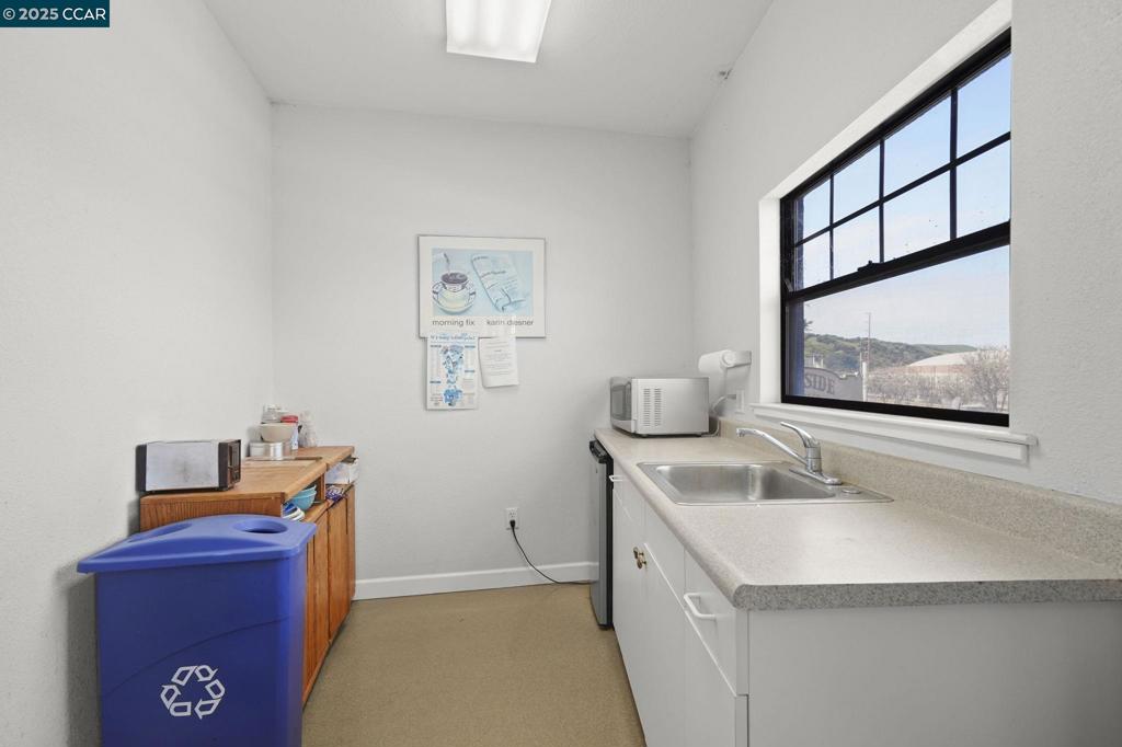 411 Ferry St Property Photo 17