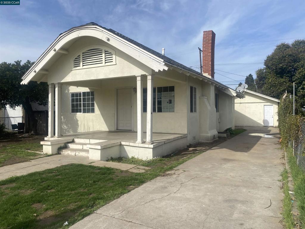 4583 E Tulare Property Photo