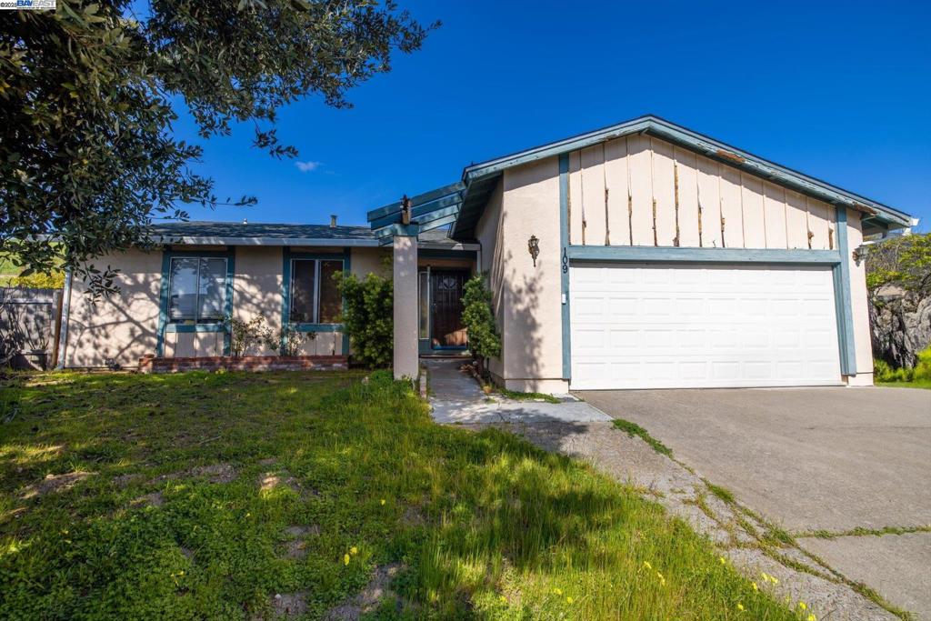 109 Bellflower Property Photo