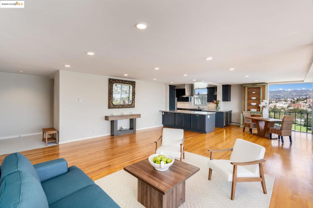 177 19th St 11e Property Photo 2