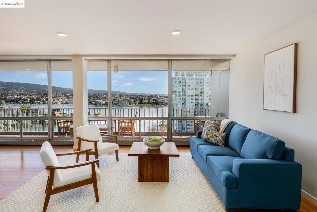 177 19th St 11e Property Photo 4