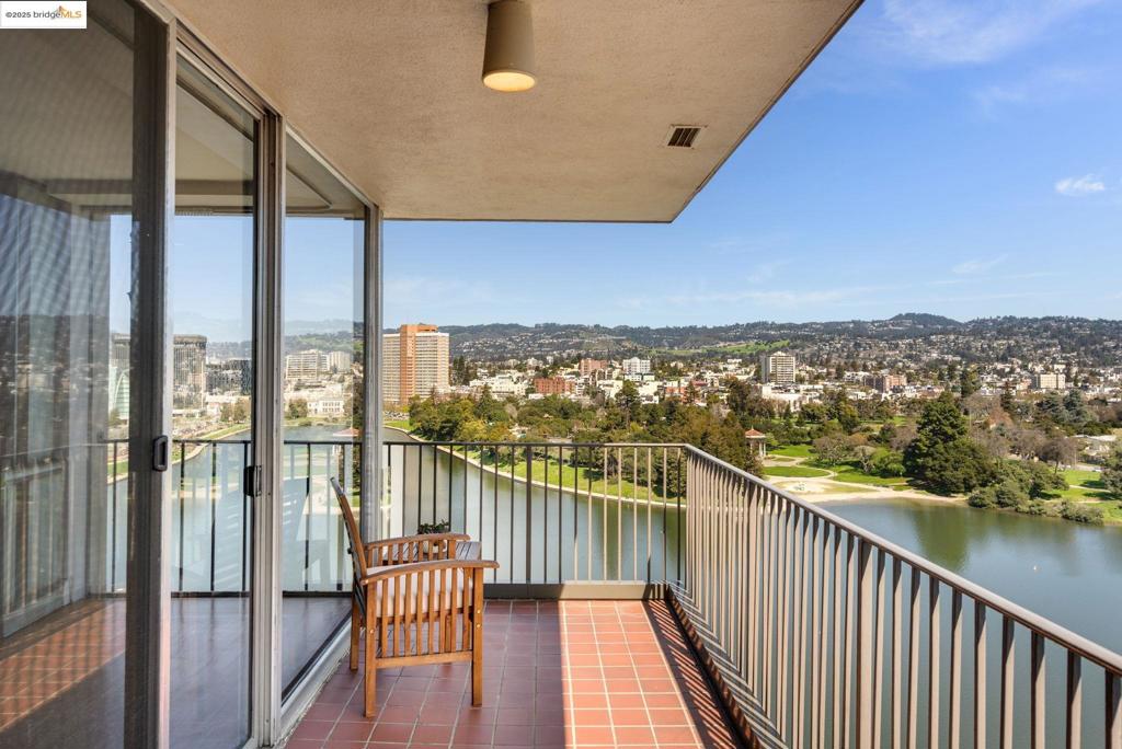 177 19th St 11e Property Photo 17