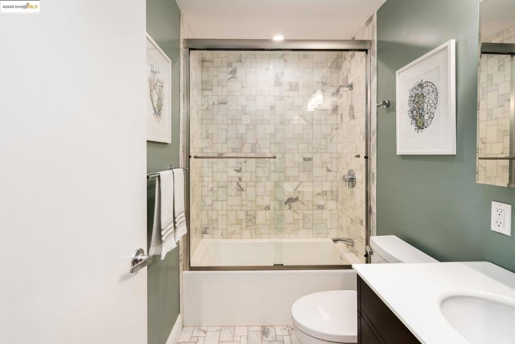 177 19th St 11e Property Photo 22