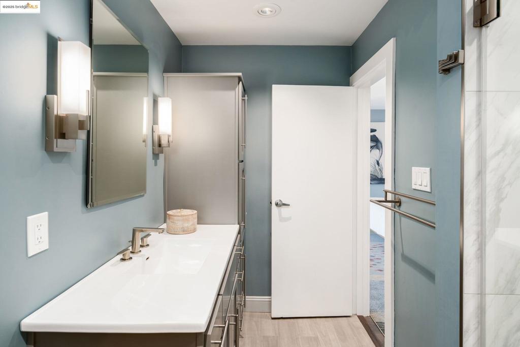 177 19th St 11e Property Photo 28