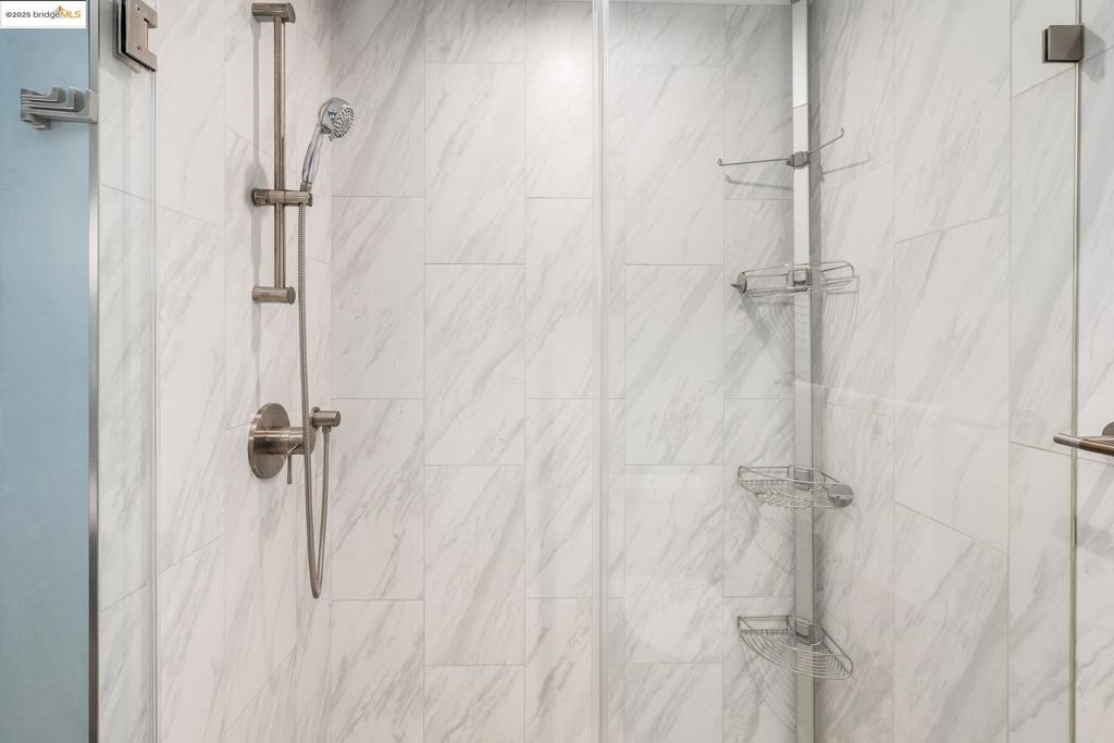 177 19th St 11e Property Photo 29