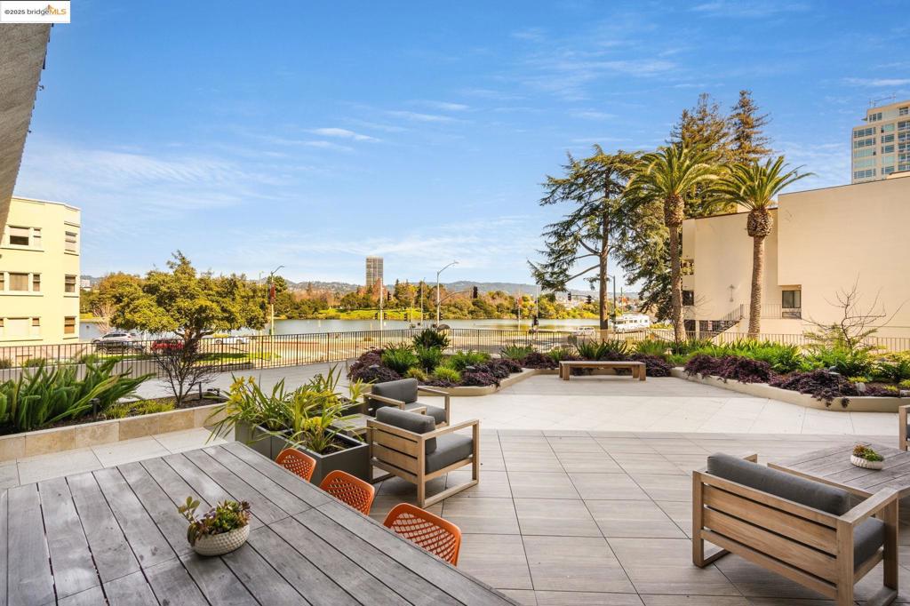 177 19th St 11e Property Photo 31