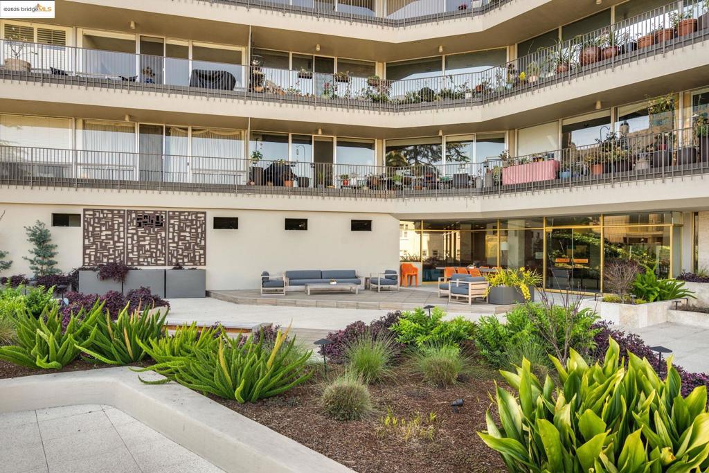 177 19th St 11e Property Photo 35