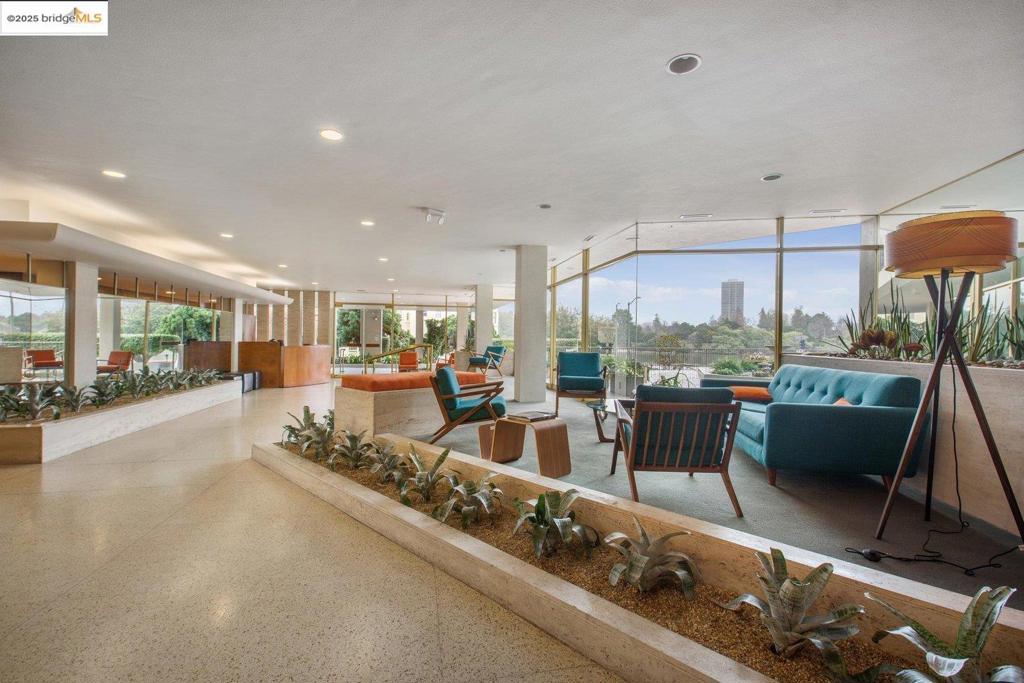 177 19th St 11e Property Photo 40