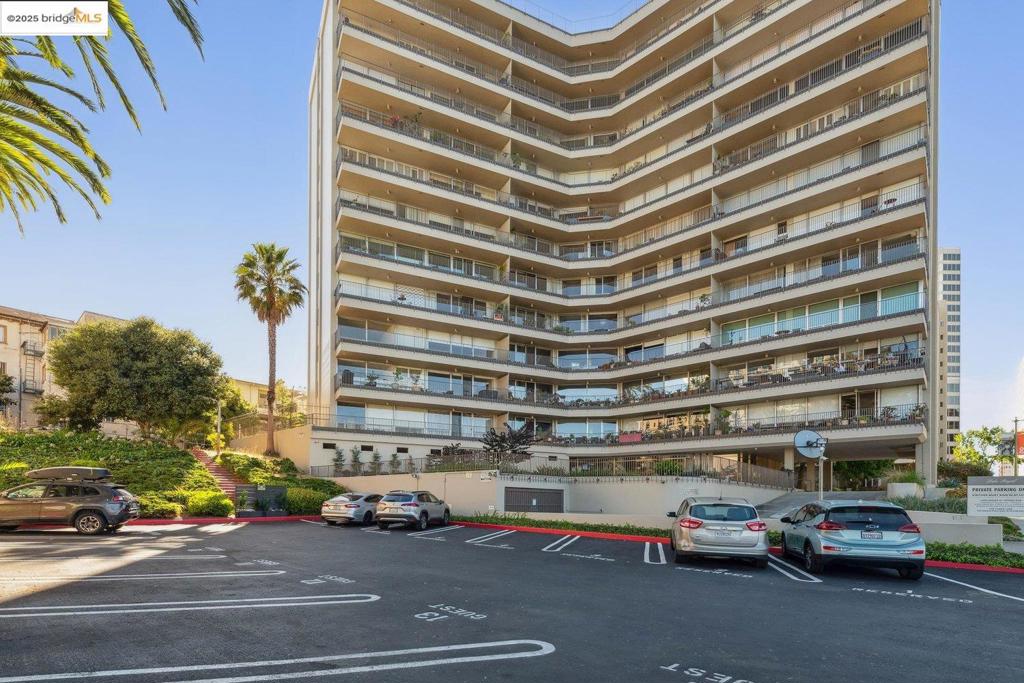 177 19th St 11e Property Photo 43