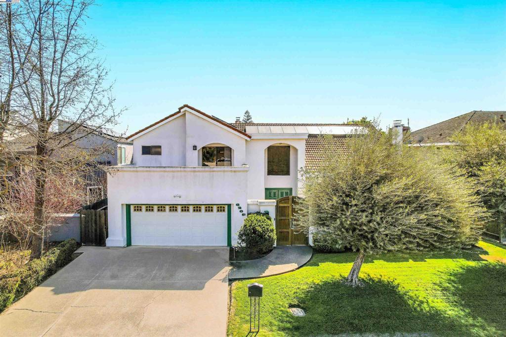 6268 Chesapeake Cir Property Photo