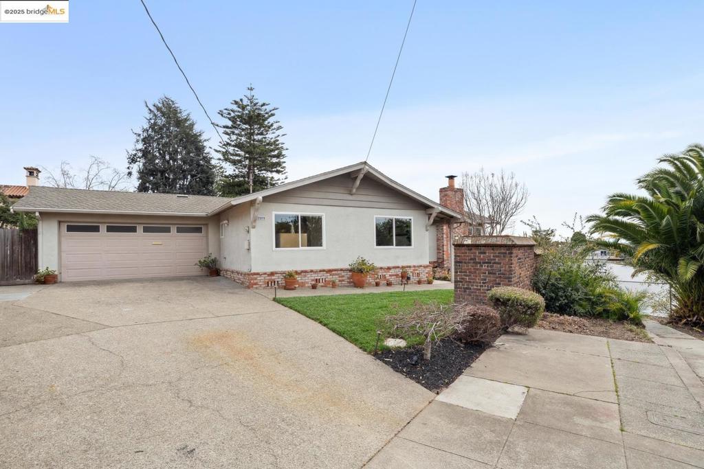 1000 Sherman St Property Photo