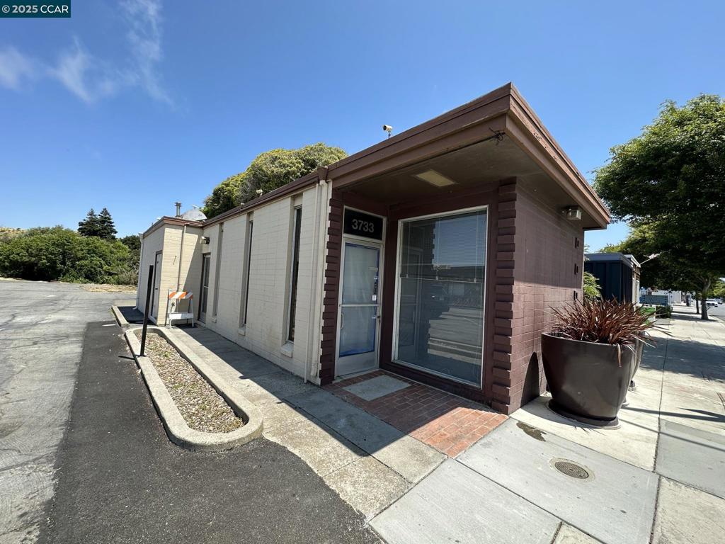 3733 San Pablo Dam Rd Property Photo 2