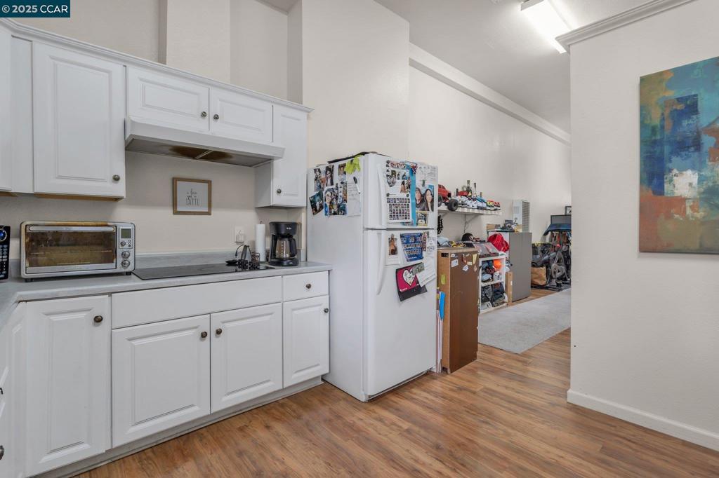 516 1st St Property Photo 5