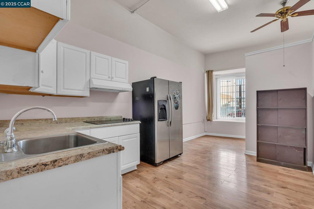 516 1st St Property Photo 12