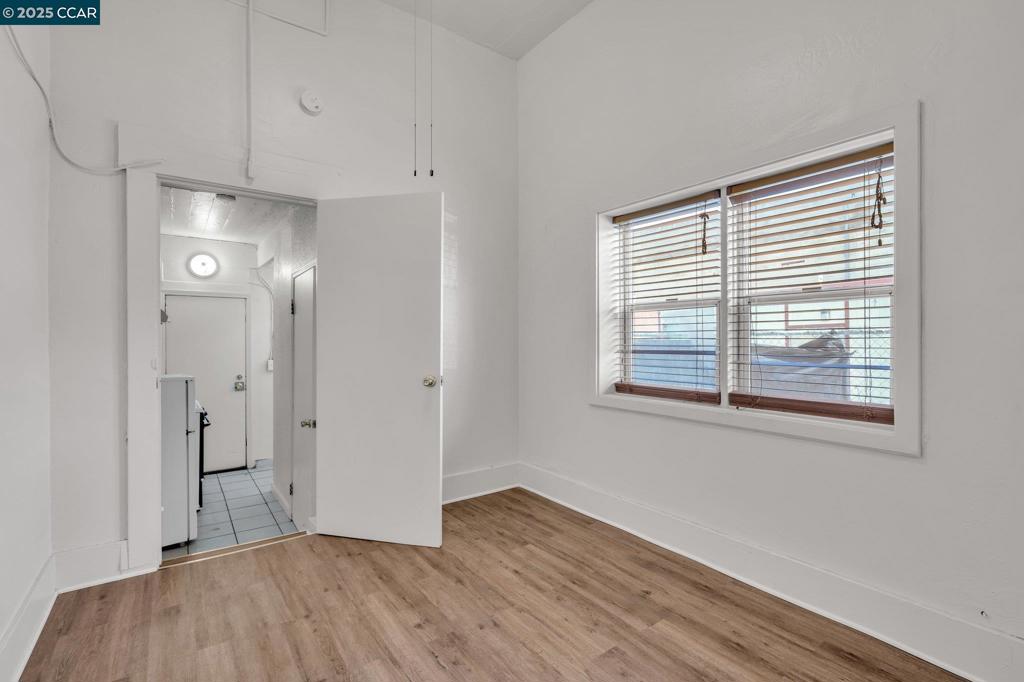 516 1st St Property Photo 14