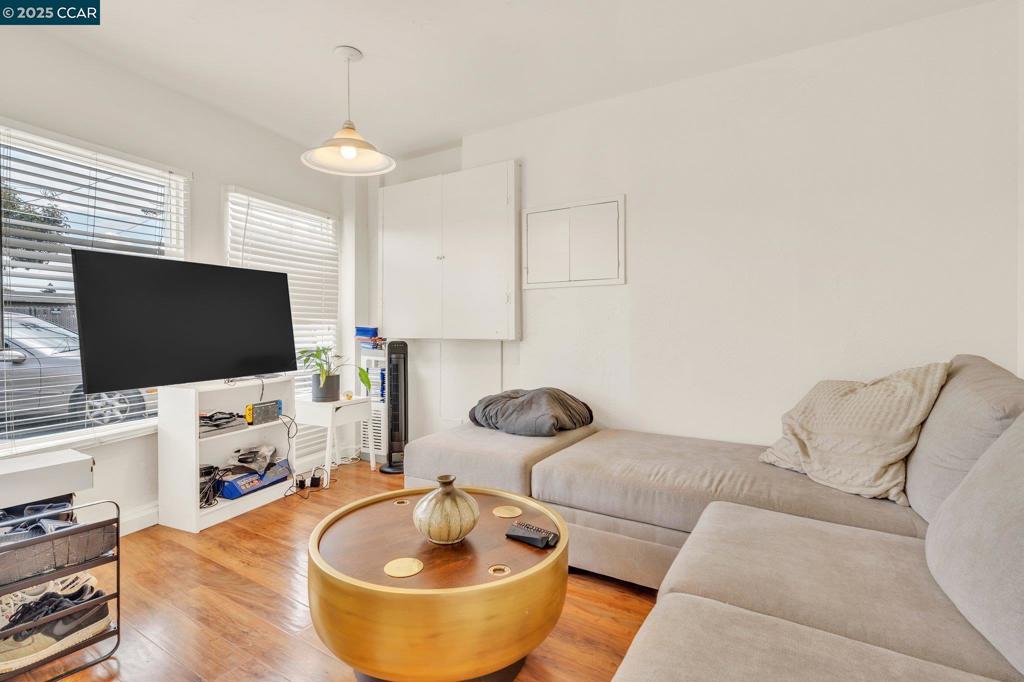 526 1st St Property Photo 19