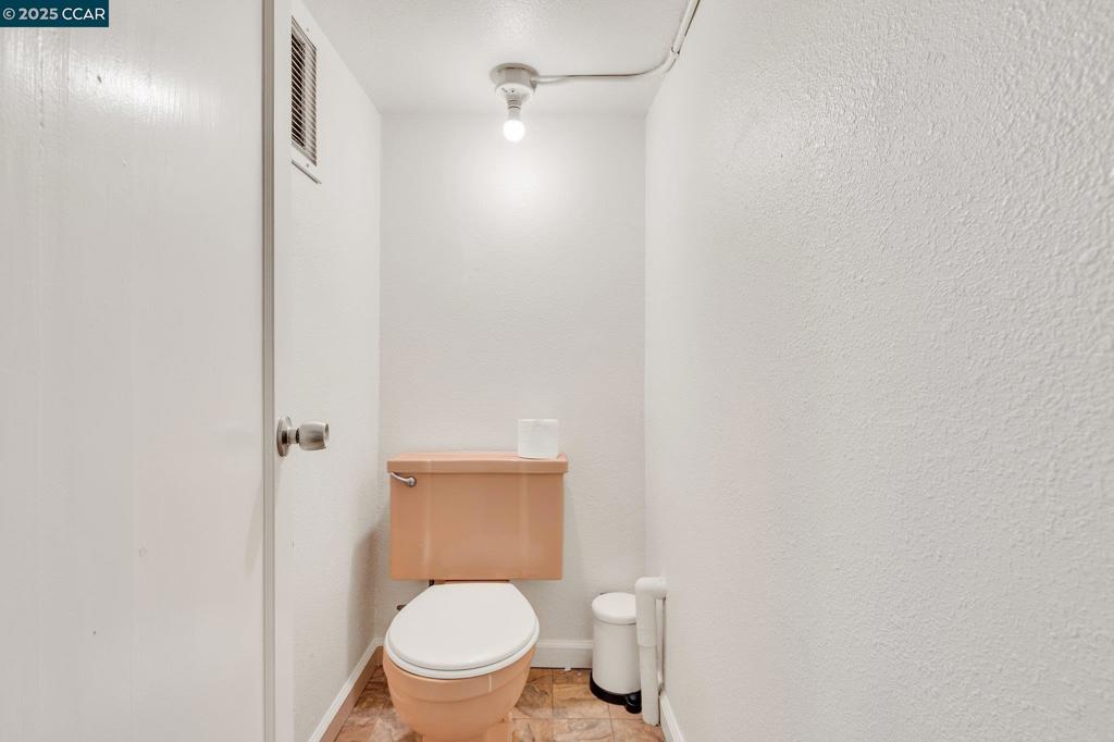 526 1st St Property Photo 21