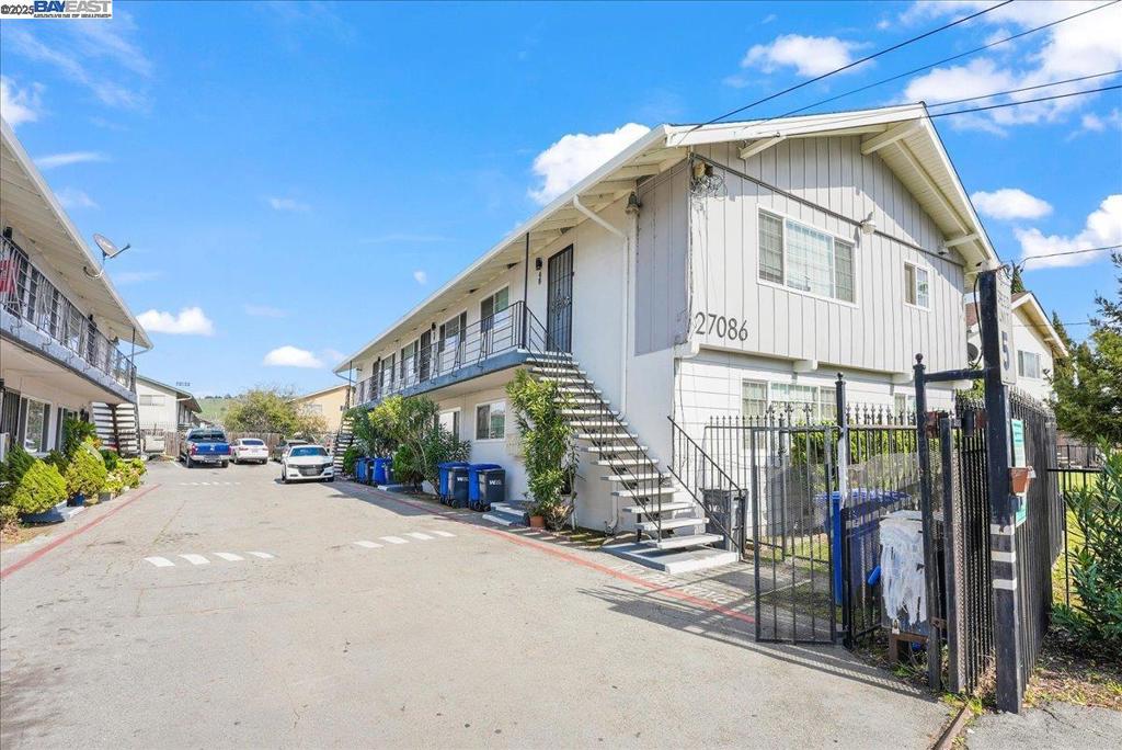 27070 Manon Ave Property Photo 4