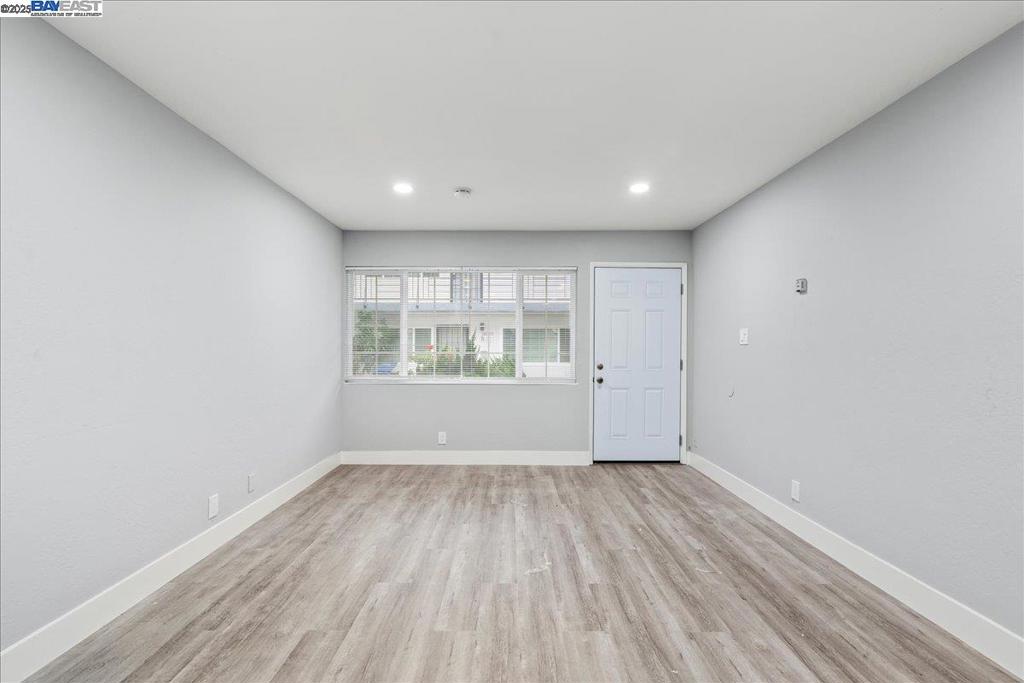 27070 Manon Ave Property Photo 12
