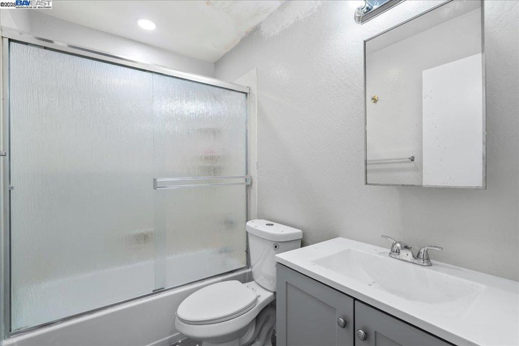 27070 Manon Ave Property Photo 21