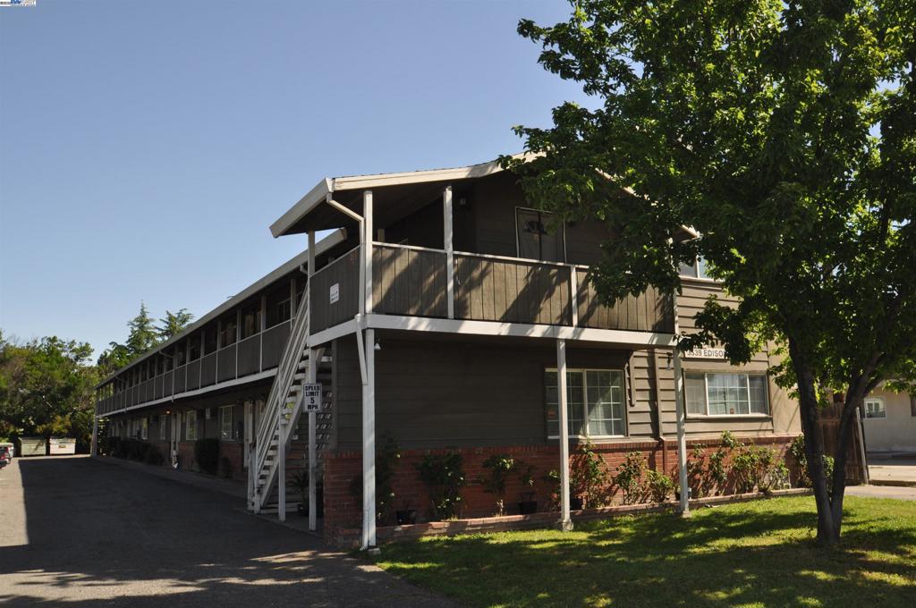 3539 Edison Ave Property Photo