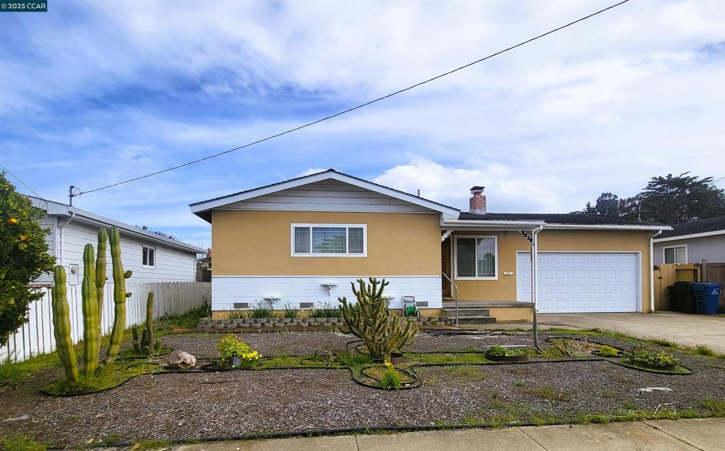 3010 Eddy St Property Photo