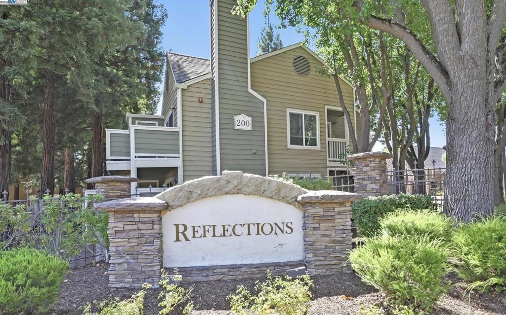235 Reflections Dr Property Photo