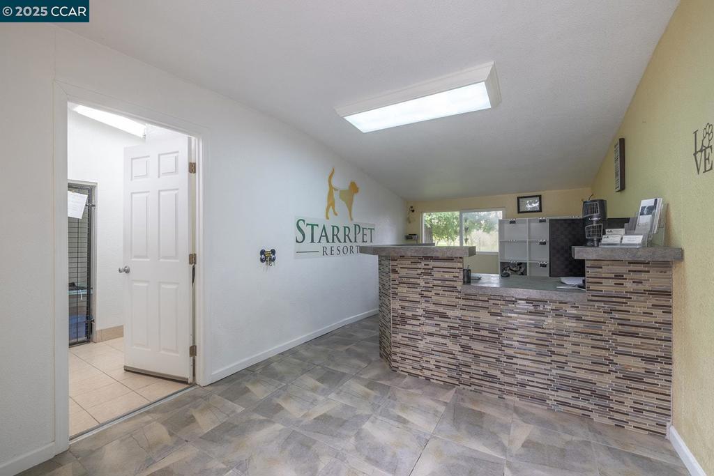 7050 Starr Rd Property Photo