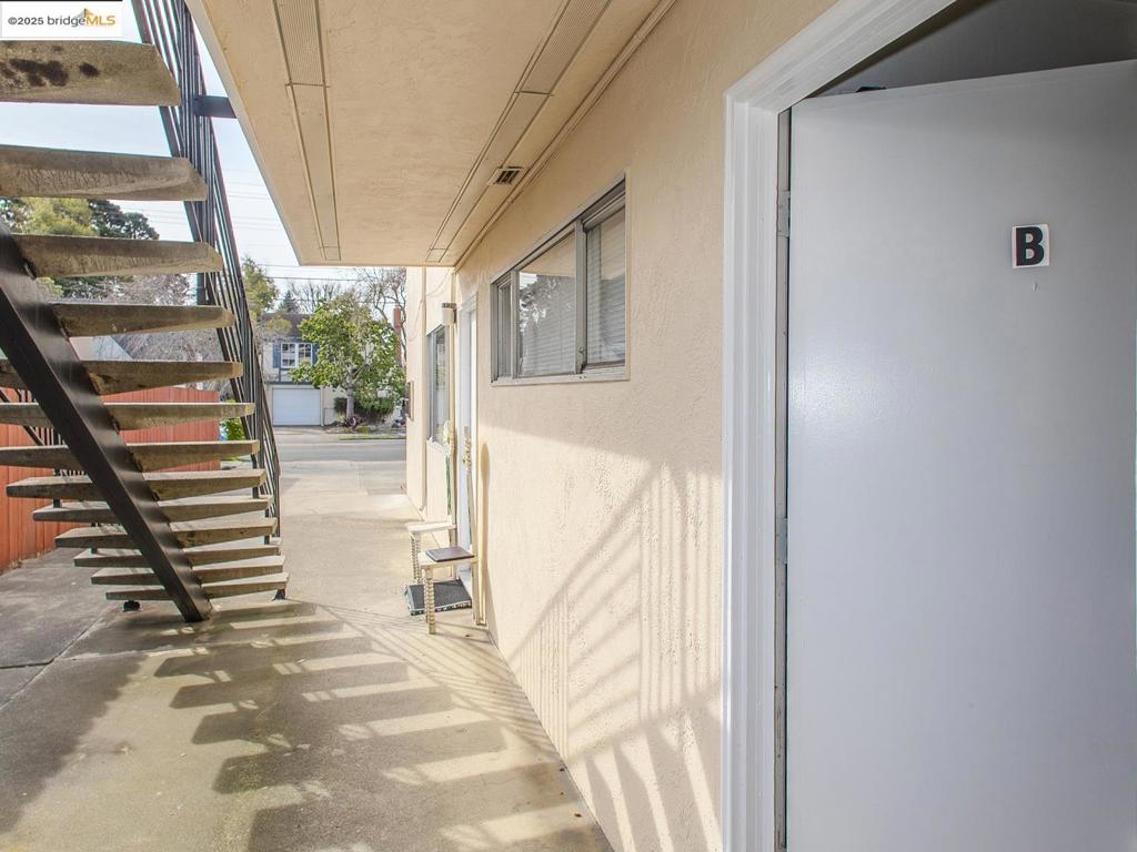 1433 Dwight Property Photo 16