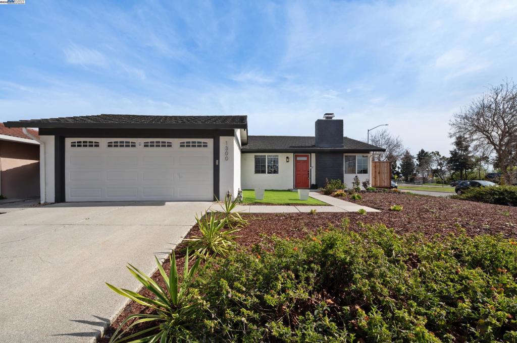 1300 Cirolero St Property Photo