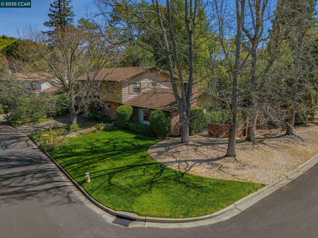 2530 Roundhill Dr. Property Photo
