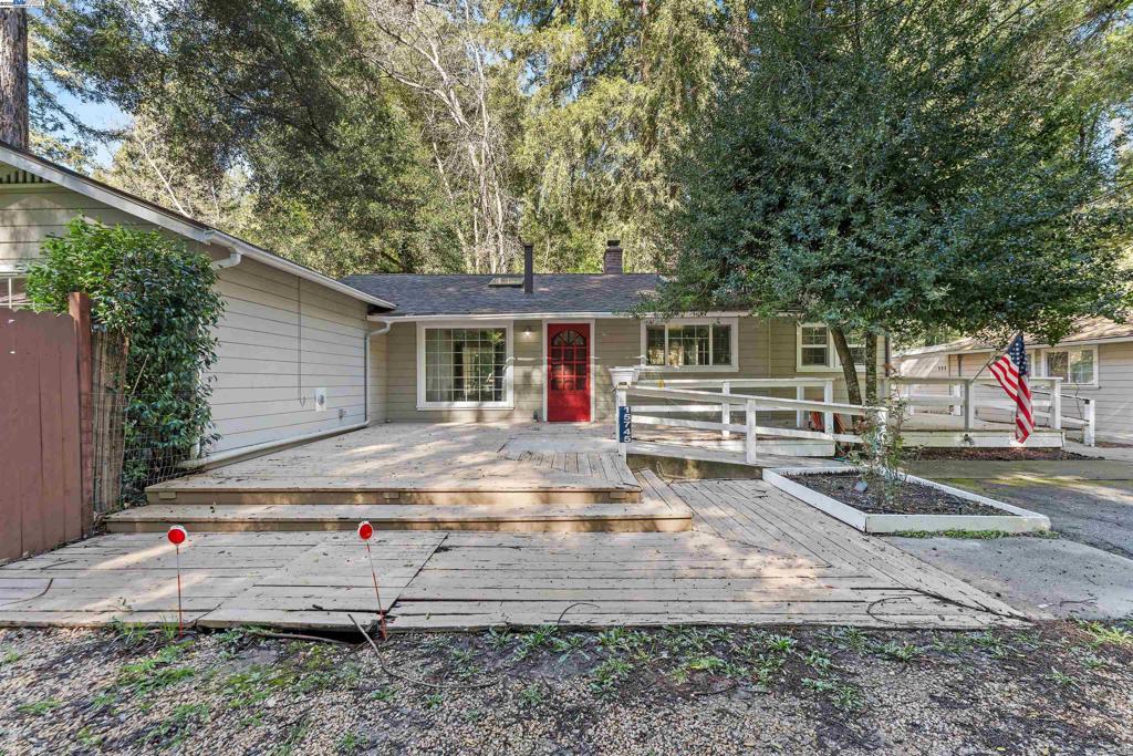 15745 Highway 9 Property Photo