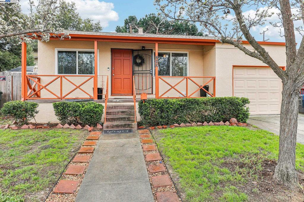 203 Baywood Dr Property Photo