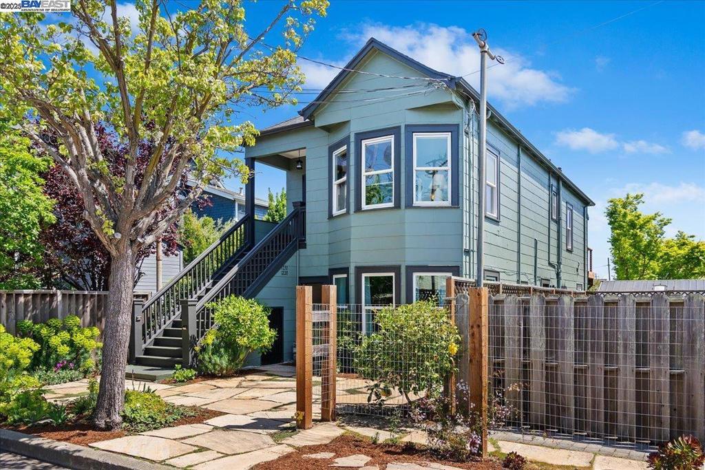 1230 Peach St Property Photo