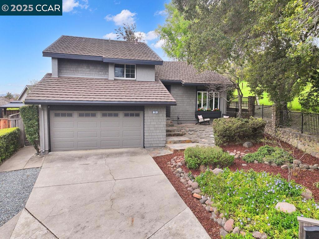 224 Knollcrest Ct Property Photo
