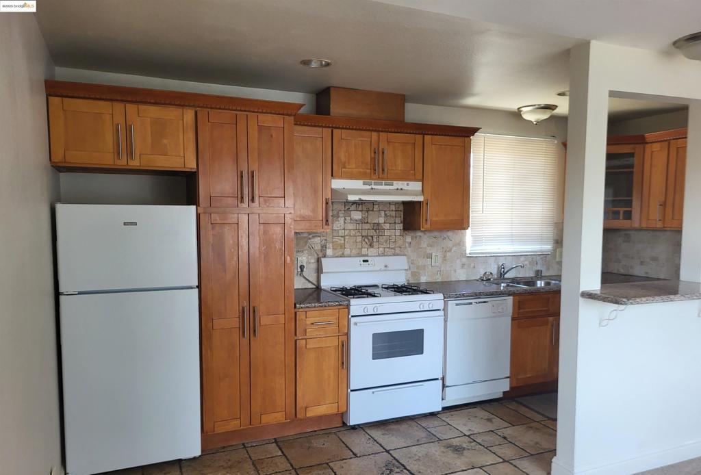 7231 Lockwood St Property Photo 4